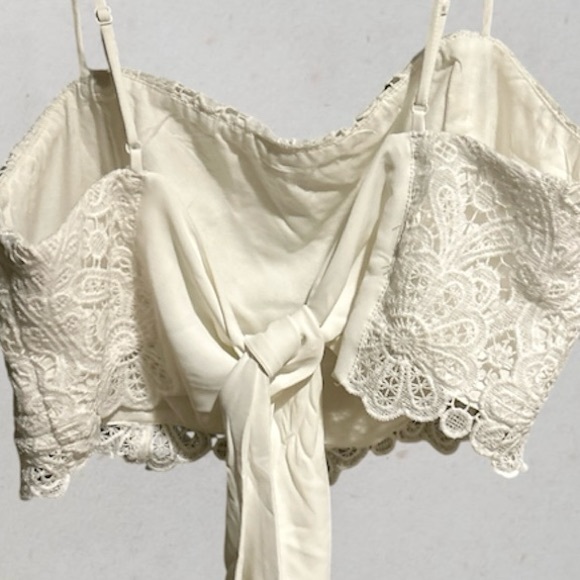 Abercrombie & Fitch Ultra Cropped Lace Top White Large - Picture 6 of 7